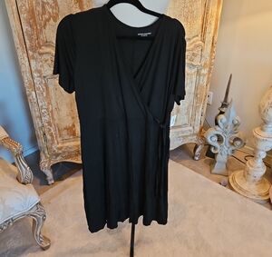 Amazon Essentials Black Wrap-Front Short Sleeve Dress